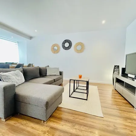 Limoeiro - Shopping Center 50m - Modern Apartment *